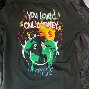 Black oversized graphic tee